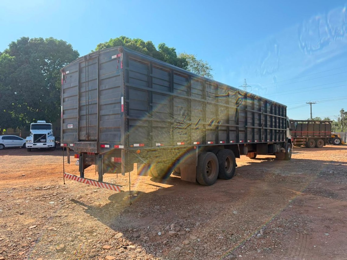 Ford Cargo2422 - 10/11 11