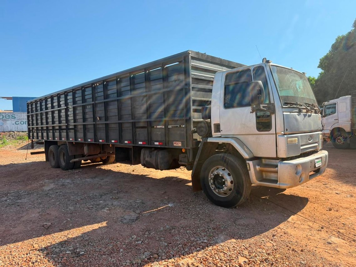 Ford Cargo2422 - 10/11 12