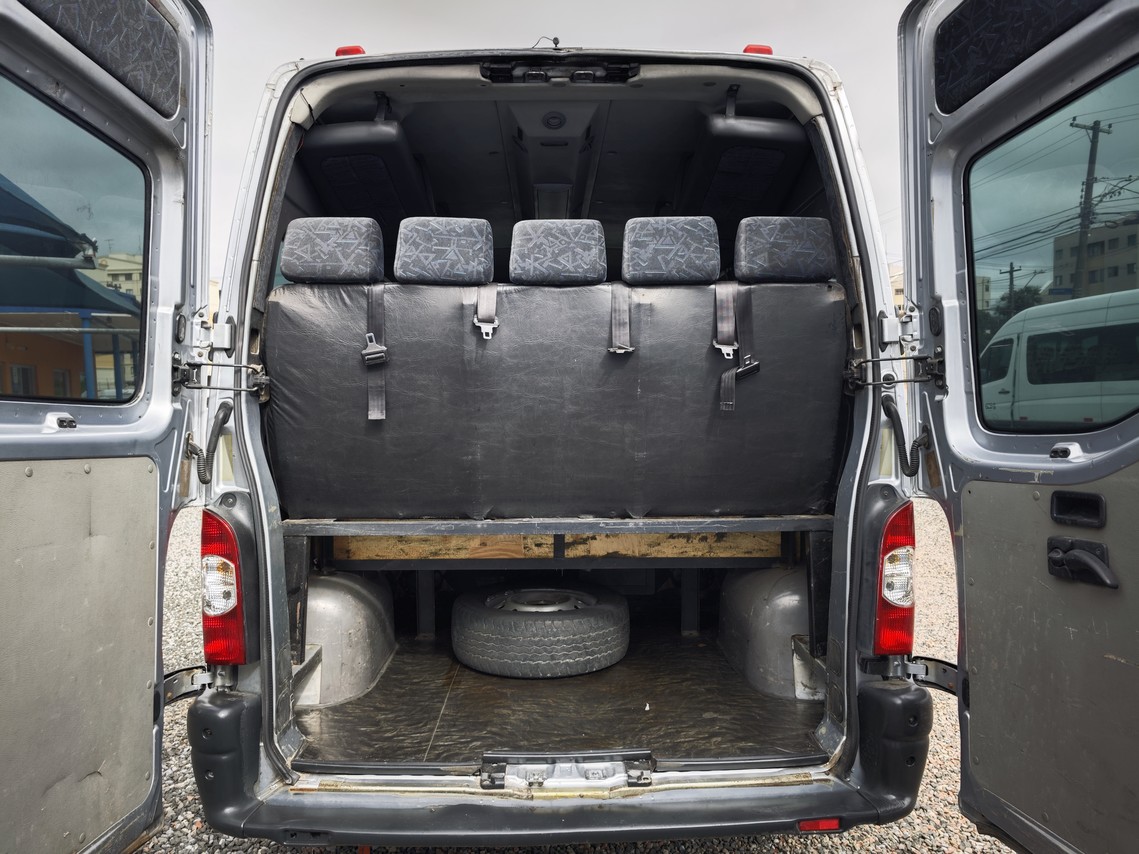 Renault Master Minibus - 08/08 7
