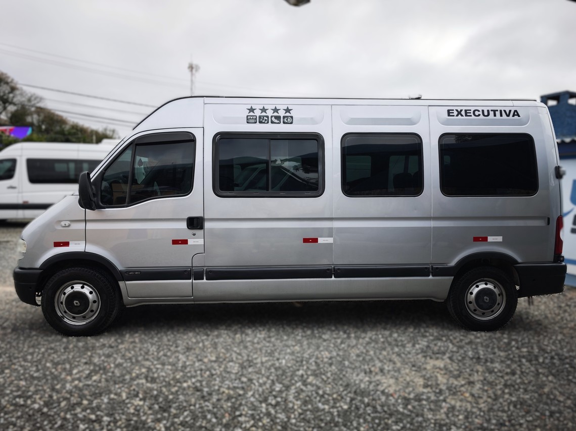 Renault Master Minibus - 08/08 12