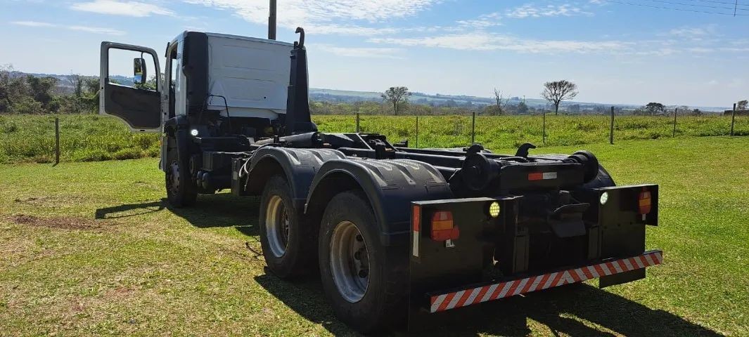Volkswagen 31-330 E Constellation 6x4 - 15/15 16