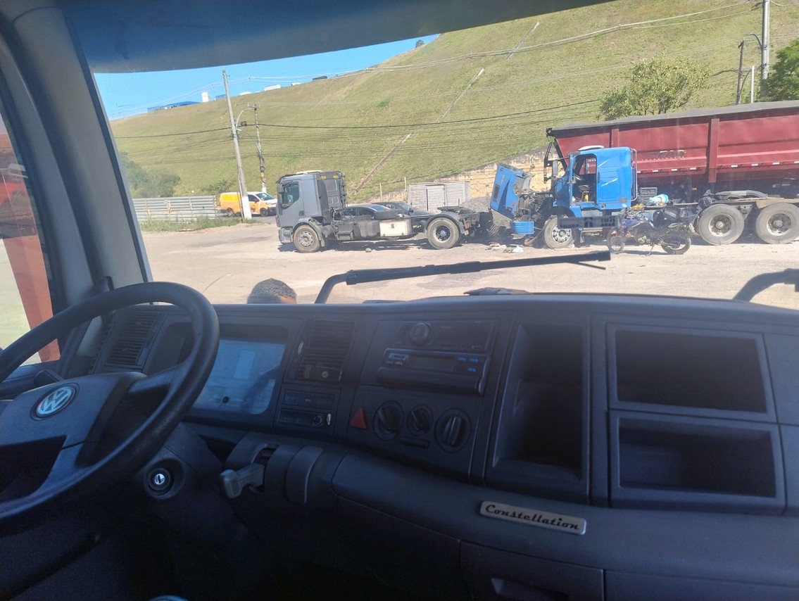 Volkswagen 24-250 E Constellation 3-Eixos - 09/09 10