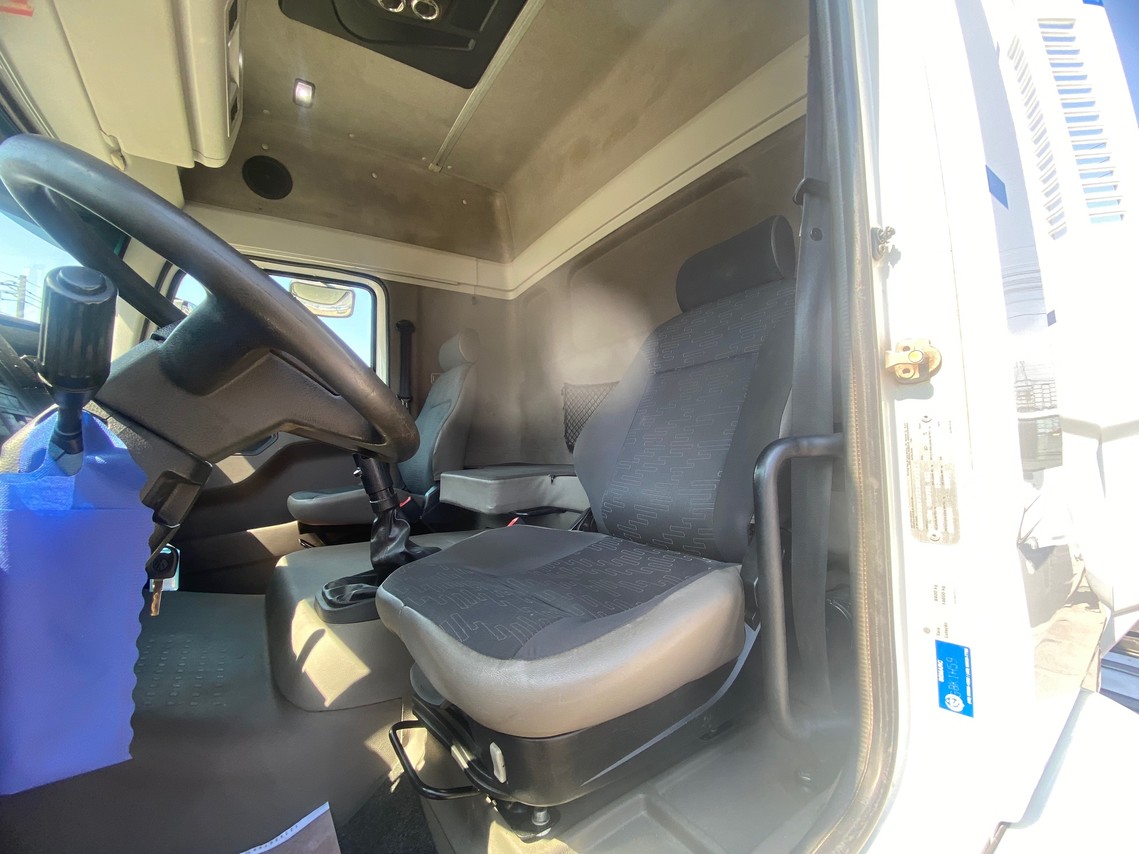 Volkswagen 25 390 - 15/16 8