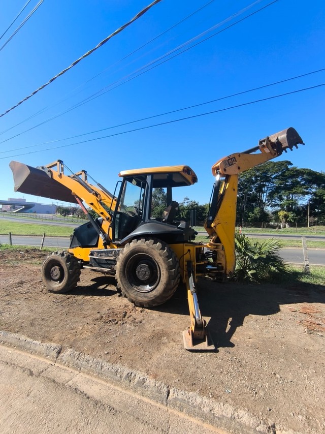 JCB 3C - 11/11 2