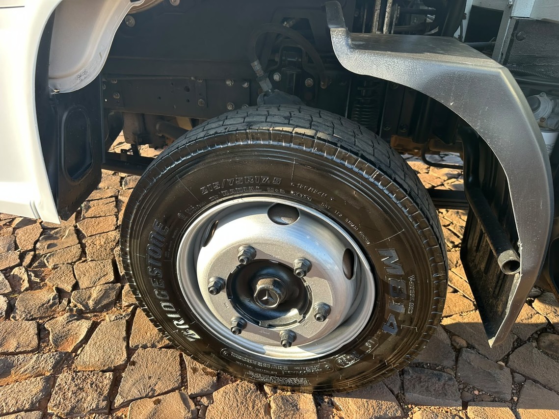 Mercedes Benz Accelo 815 - 12/12 9