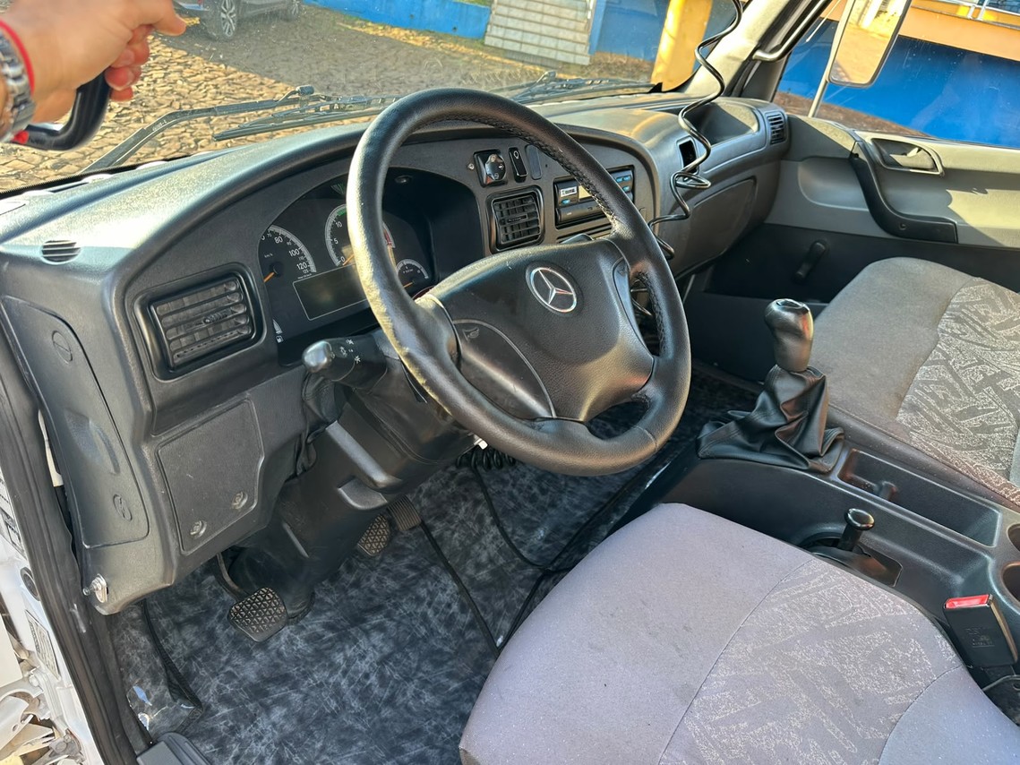 Mercedes Benz Accelo 815 - 12/12 18
