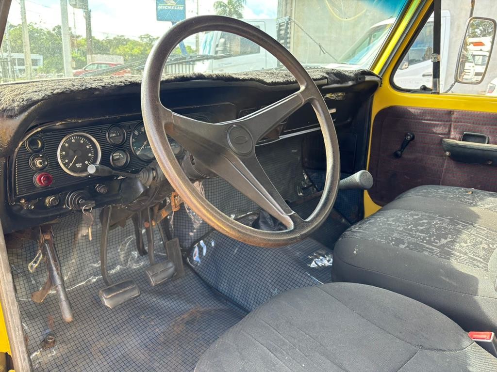 Ford F4000 - 77/77 3
