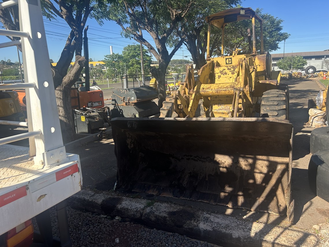 Caterpillar  930 - 80/80 6
