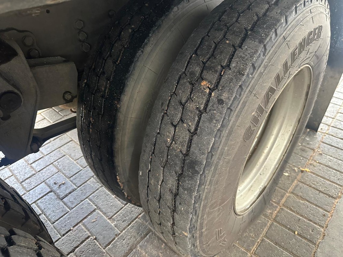 Volkswagen 24-280 E Constellation 6x2 - 14/14 14