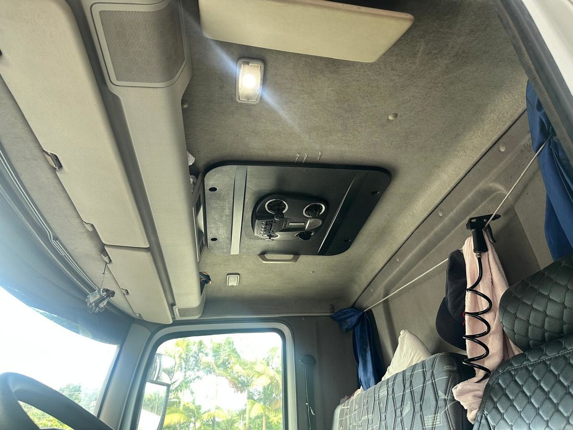 Volkswagen 24-280 E Constellation 6x2 - 14/14 17