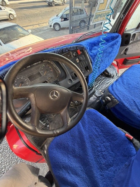 Mercedes Benz Atron 1319 - 12/12 6