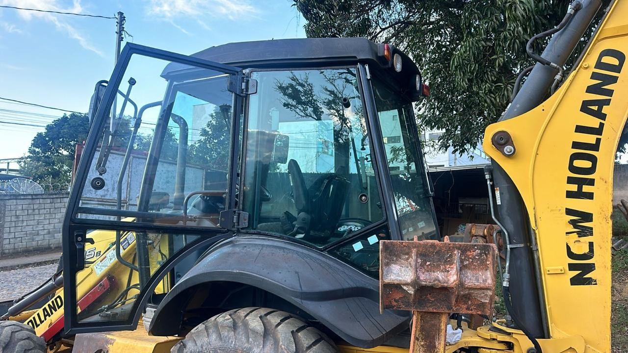 New Holland B95B - 20/20 5