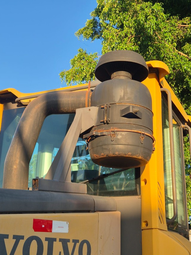 Volvo L90F - 15/15 2