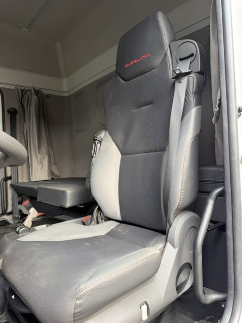 Volkswagen 30 320 - 23/23 9