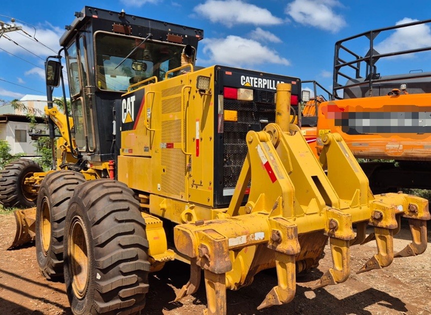 Caterpillar 140K - 18/18 4