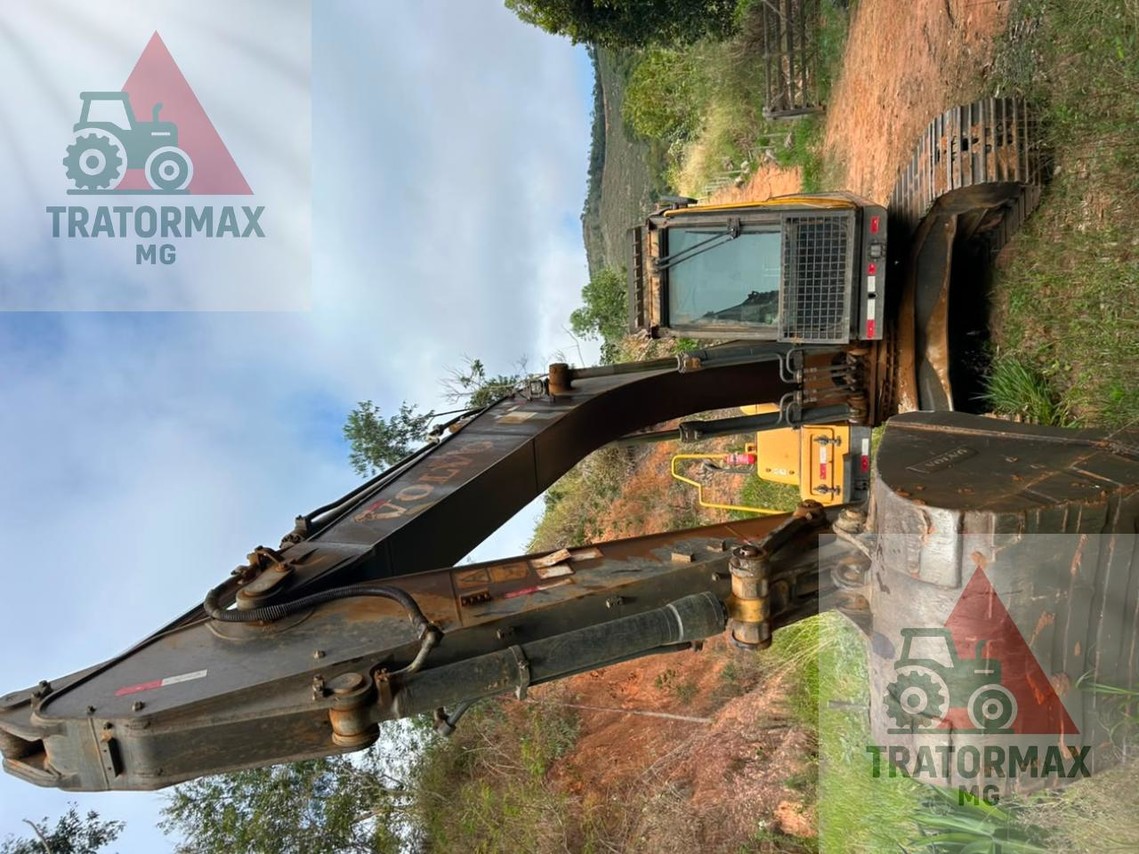 Volvo EC220D - 14/14 5