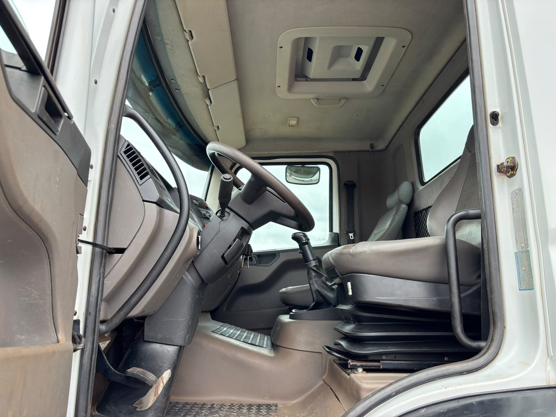 Volkswagen 26-280 Constellation 6x4 - 18/19 9