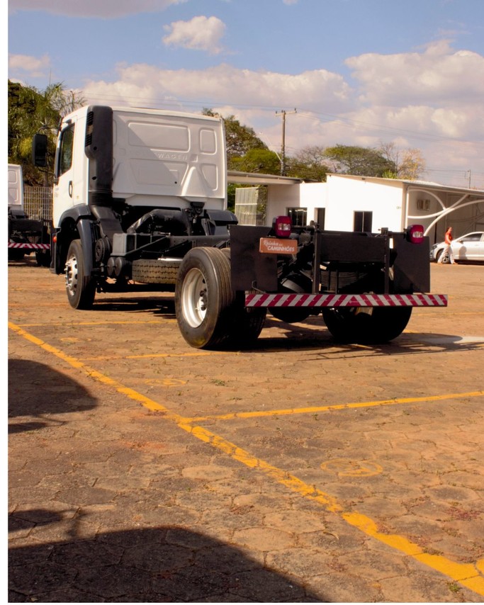 Volkswagen 17-260 E Constel. 4x2 - 20/21 9