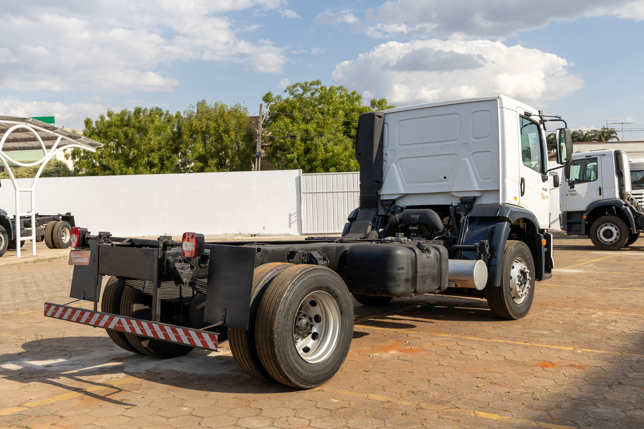 Volkswagen 17-260 Constellation Robust - 20/21 13