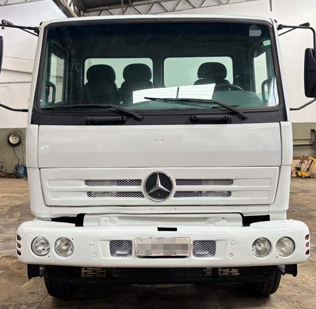 Mercedes Benz MB 1718 - 08/09 3