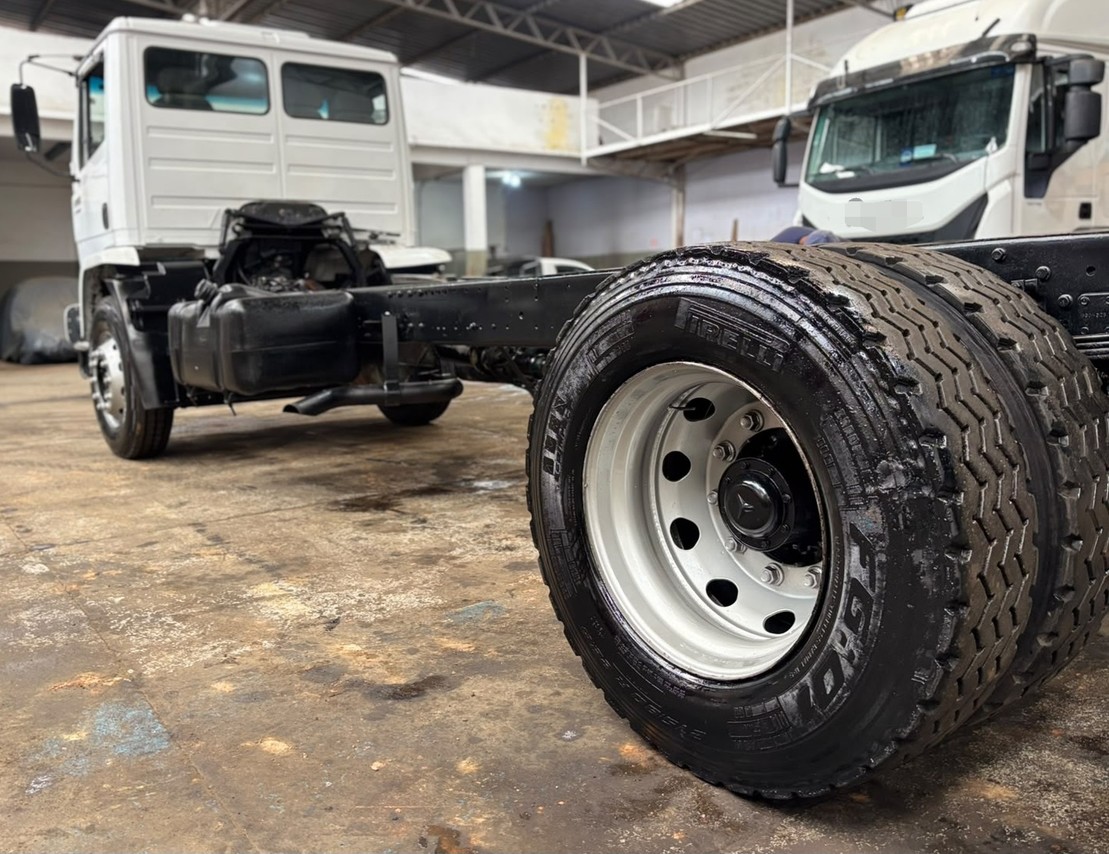 Mercedes Benz MB 1718 - 08/09 6