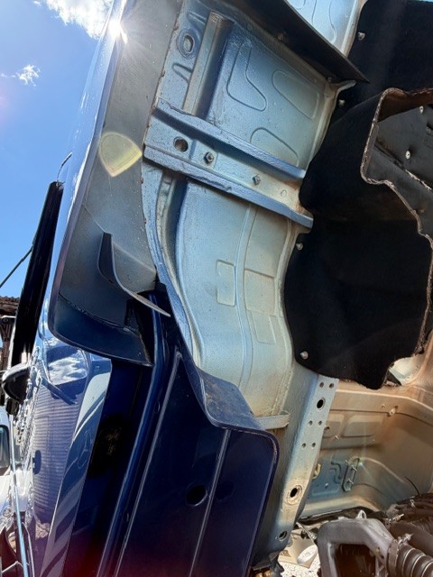 Volkswagen 30-330 Constellation 8x2 - 22/22 3