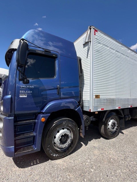 Volkswagen 30-330 Constellation 8x2 - 22/22 7