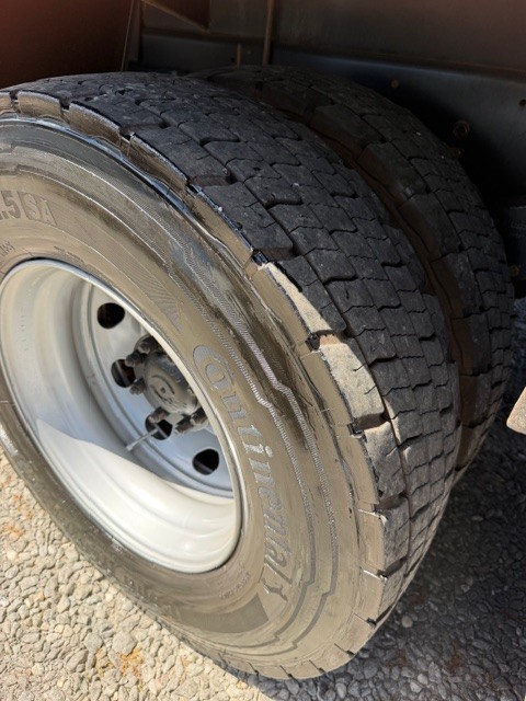 Volkswagen 30-330 Constellation 8x2 - 22/22 15
