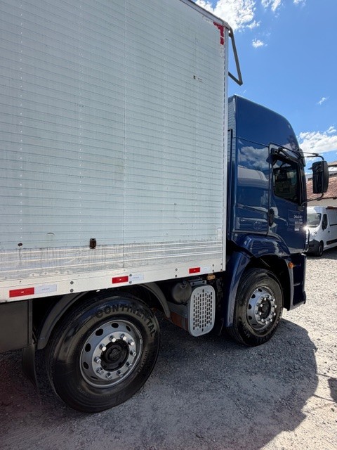 Volkswagen 30-330 Constellation 8x2 - 22/22 17
