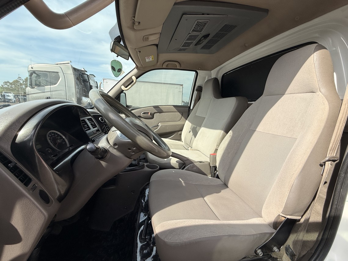 Hyundai HR - 19/20 11