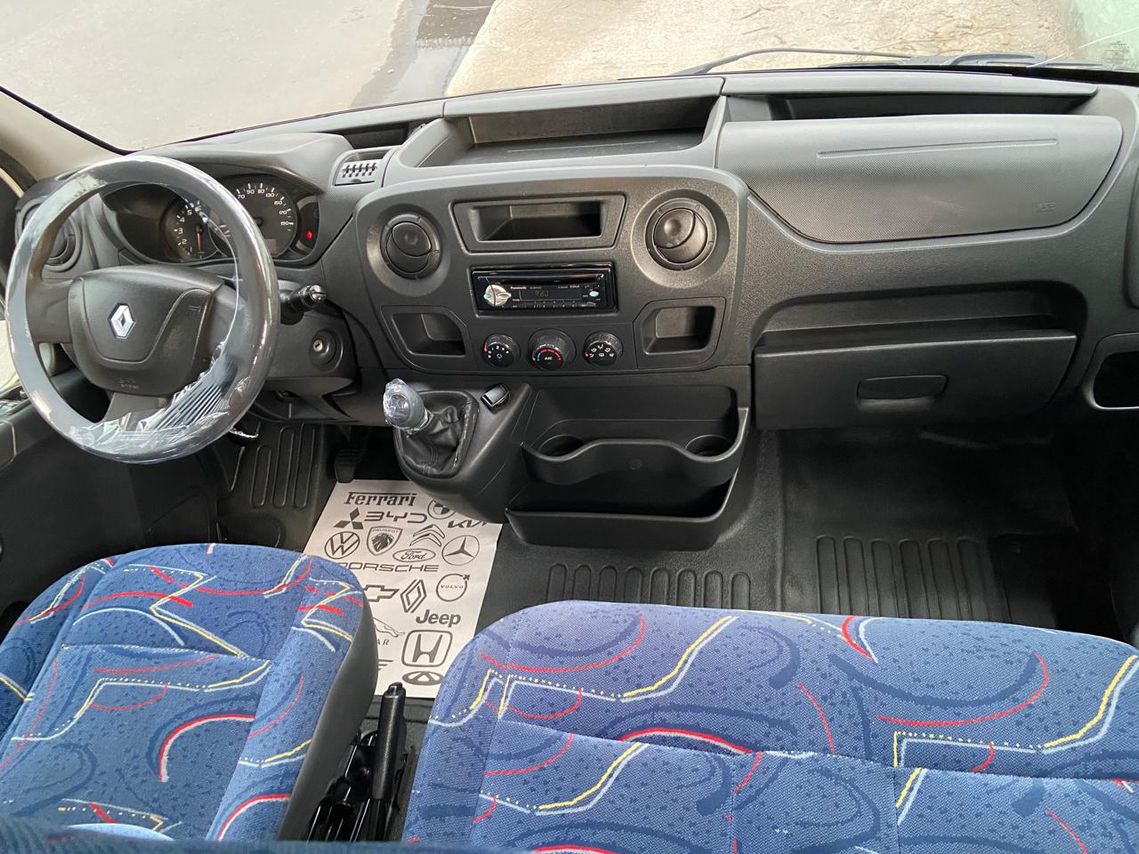 Renault Master Minibus - 19/19 2