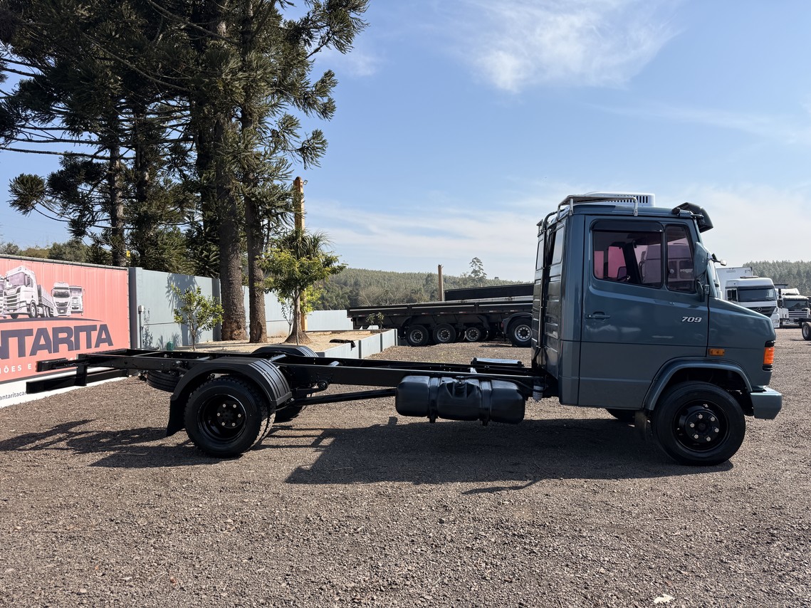 Mercedes Benz MB 709 - 90/91 3
