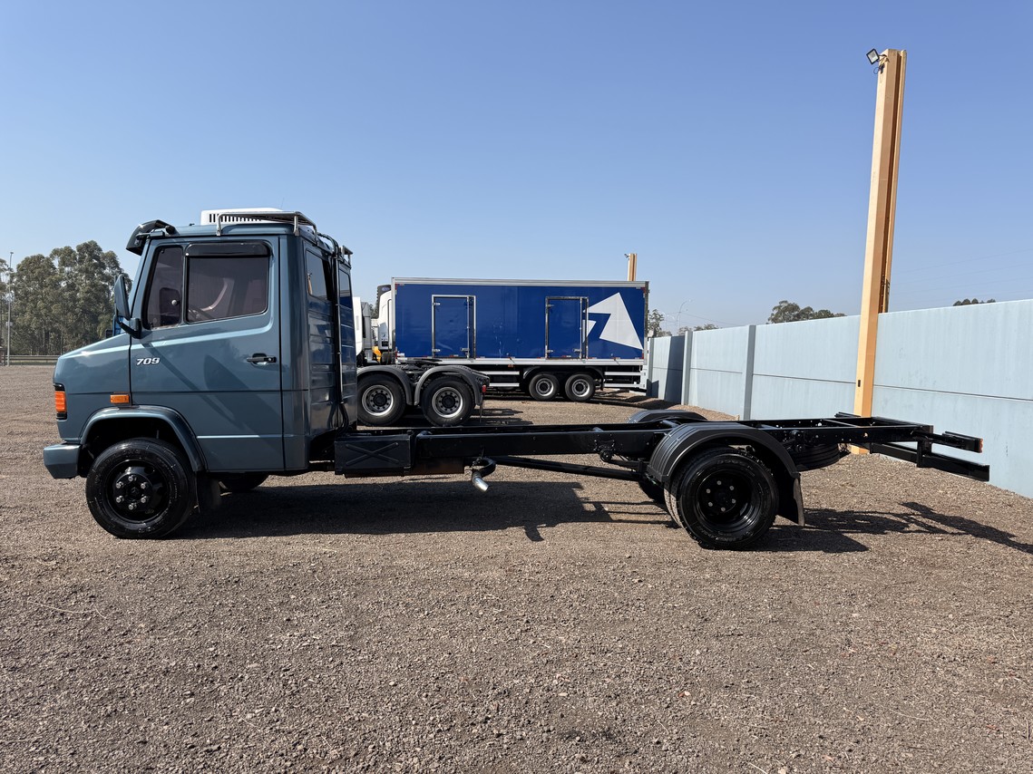 Mercedes Benz MB 709 - 90/91 6