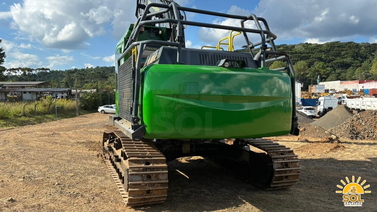 John Deere 2144G - 18/18 5