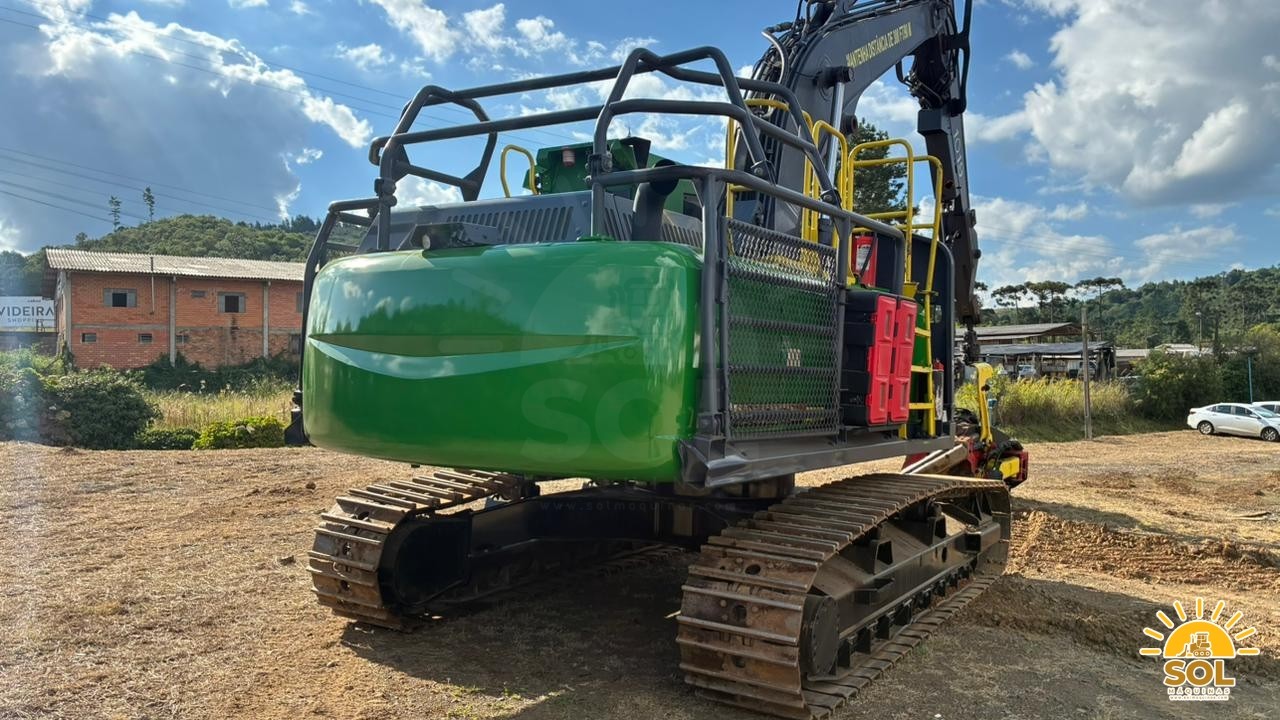 John Deere 2144G - 18/18 6