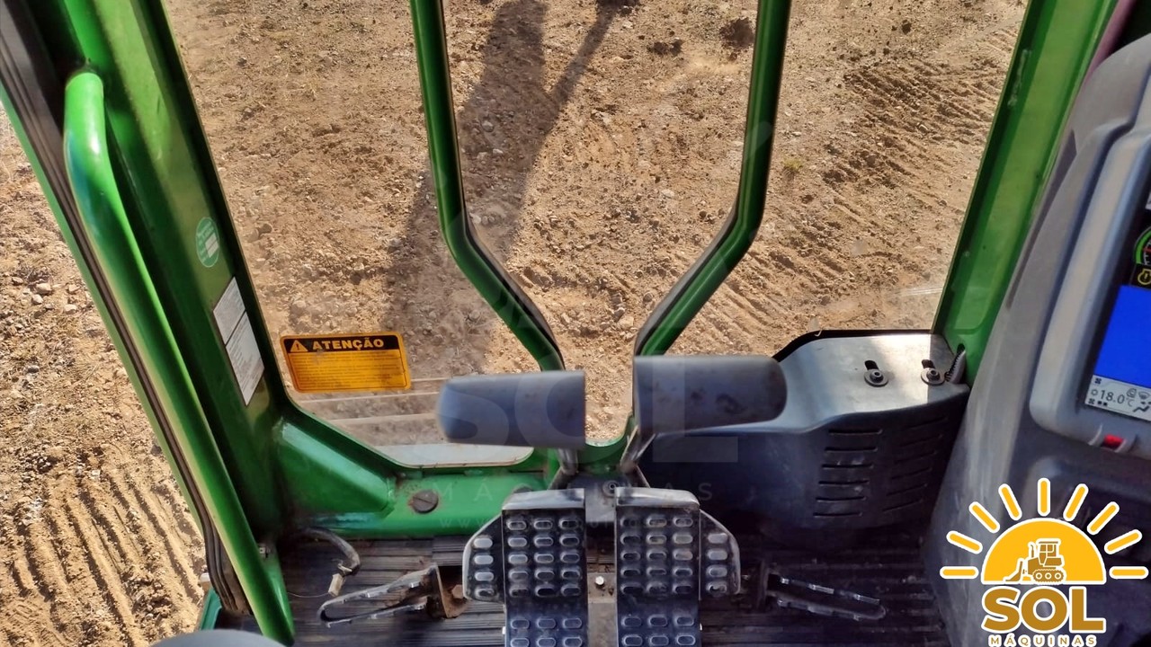 John Deere 2144G - 18/18 10