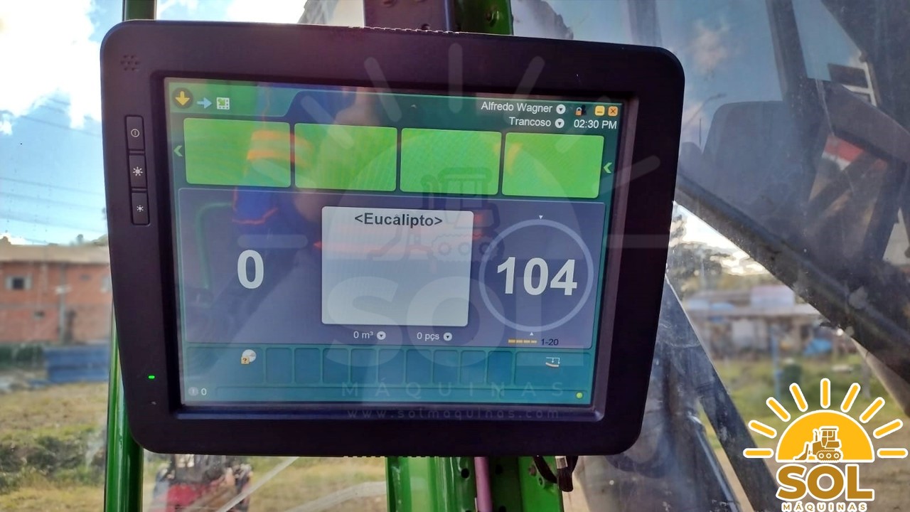 John Deere 2144G - 18/18 11