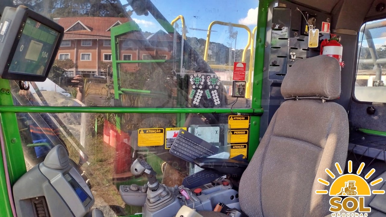 John Deere 2144G - 18/18 13
