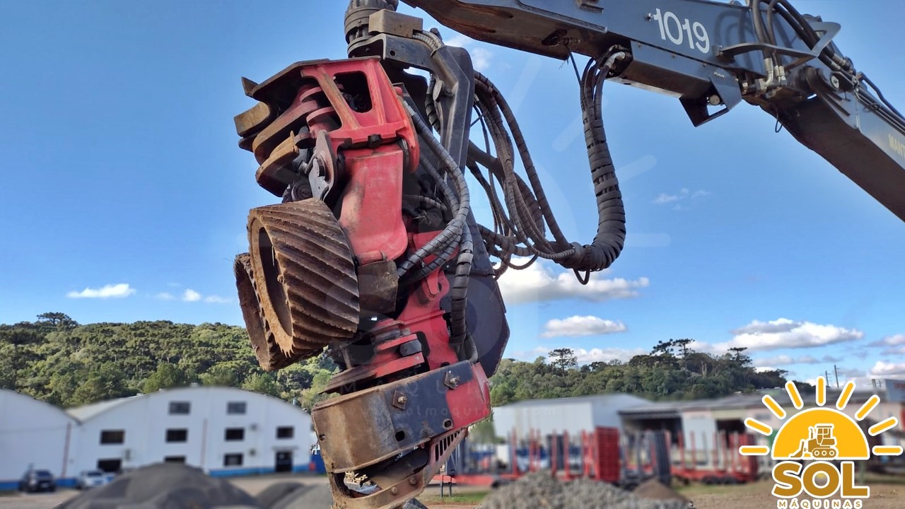 John Deere 2144G - 18/18 16