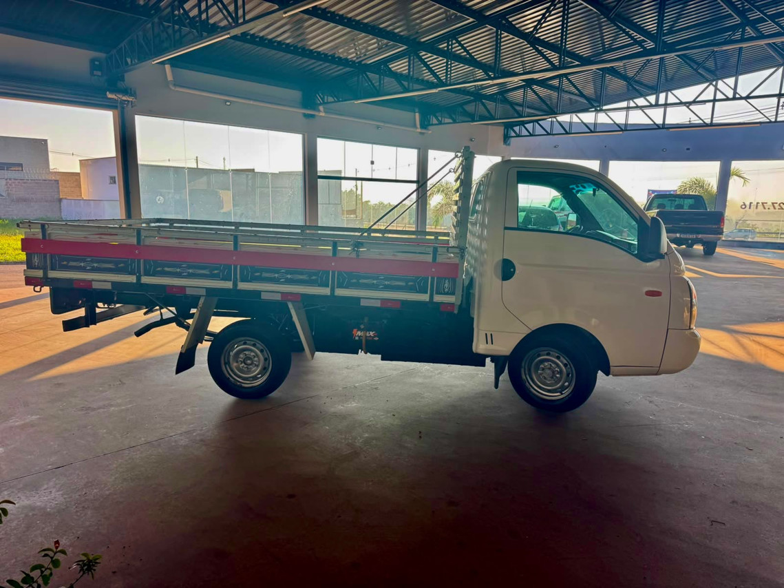 Hyundai HR - 12/12 7