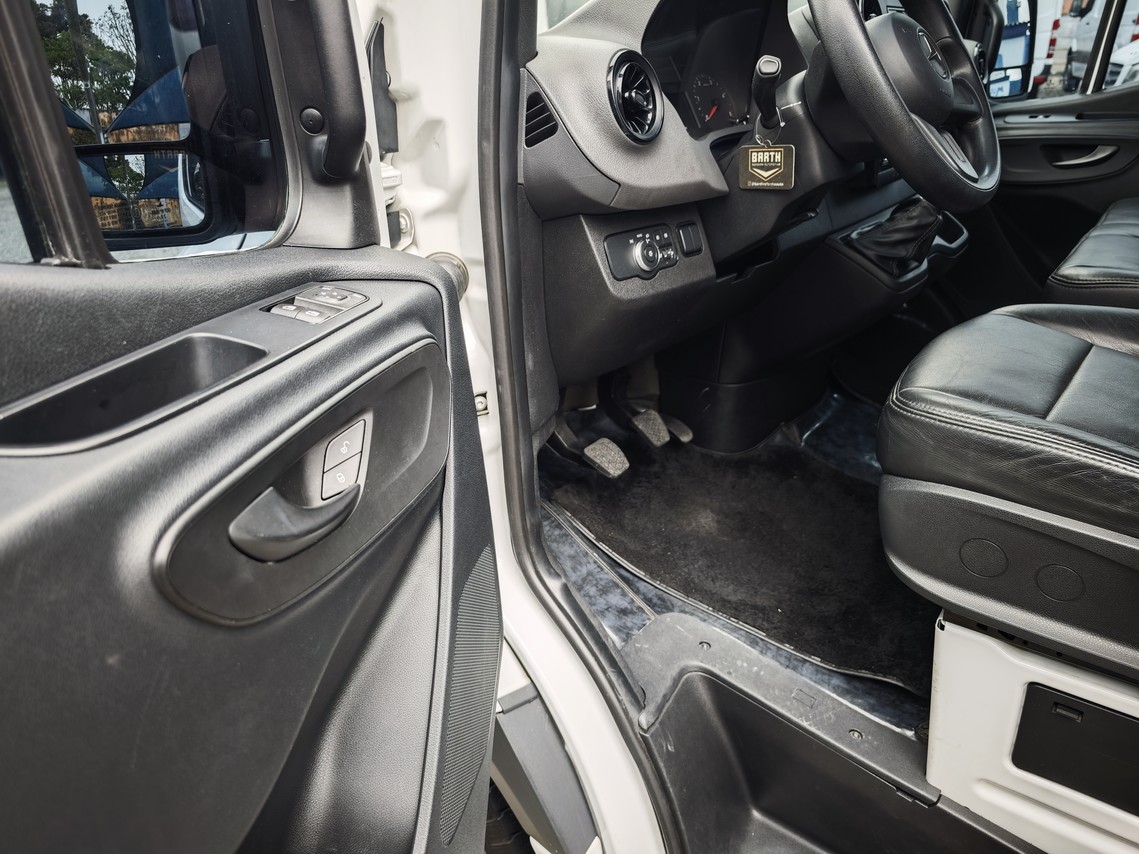 Mercedes Benz Sprinter 416 Furgão - 21/22 15