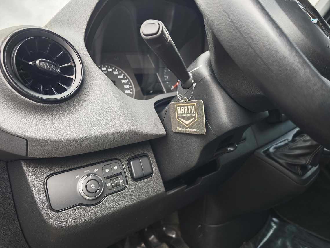 Mercedes Benz Sprinter 416 Furgão - 21/22 18