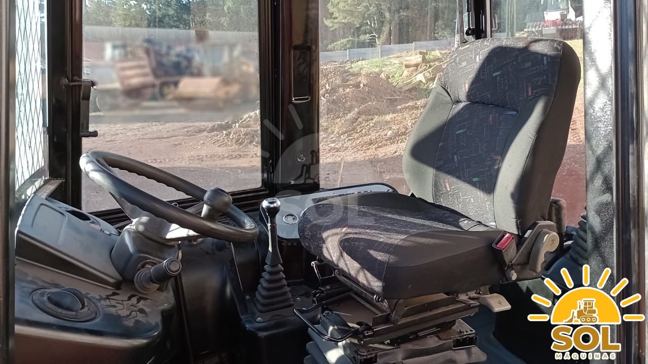 JCB 214 - 13/13 16