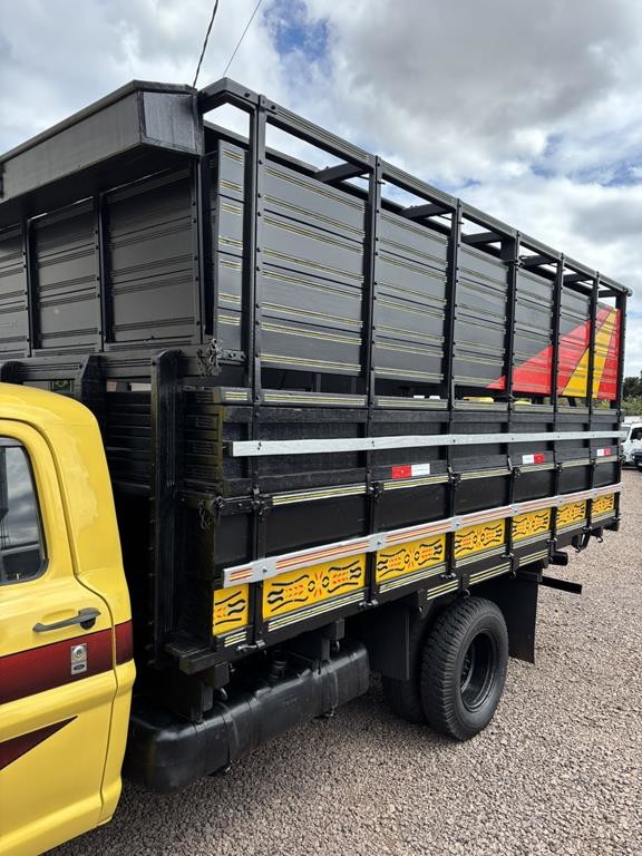 Ford F4000 - 77/77 3