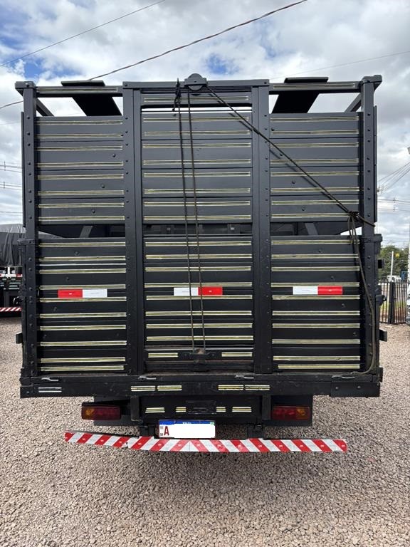 Ford F4000 - 77/77 4