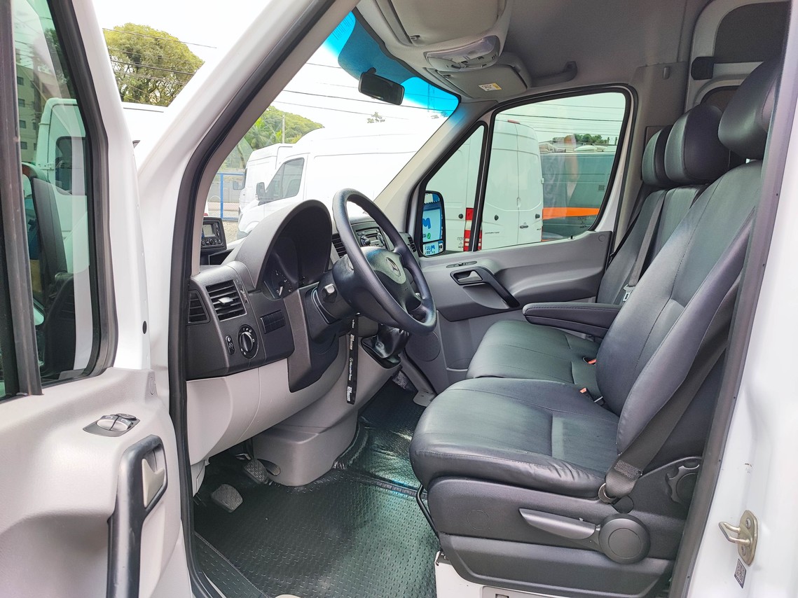 Mercedes Benz Sprinter Executiva 415 - 17/18 5