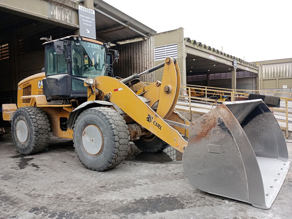 Caterpillar  938 - 23/23 4