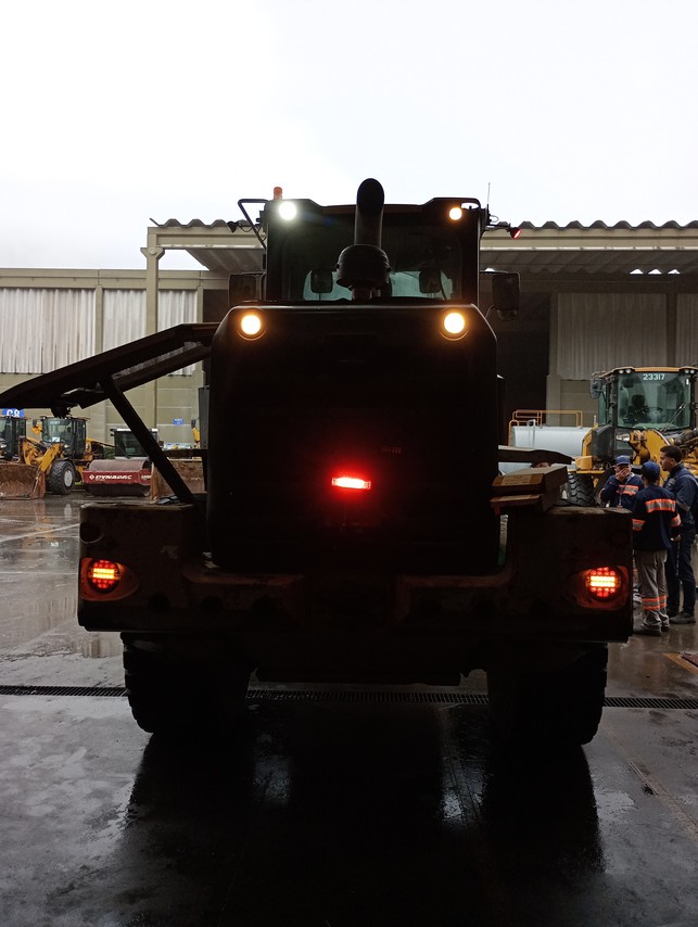Caterpillar  938 - 23/23 2
