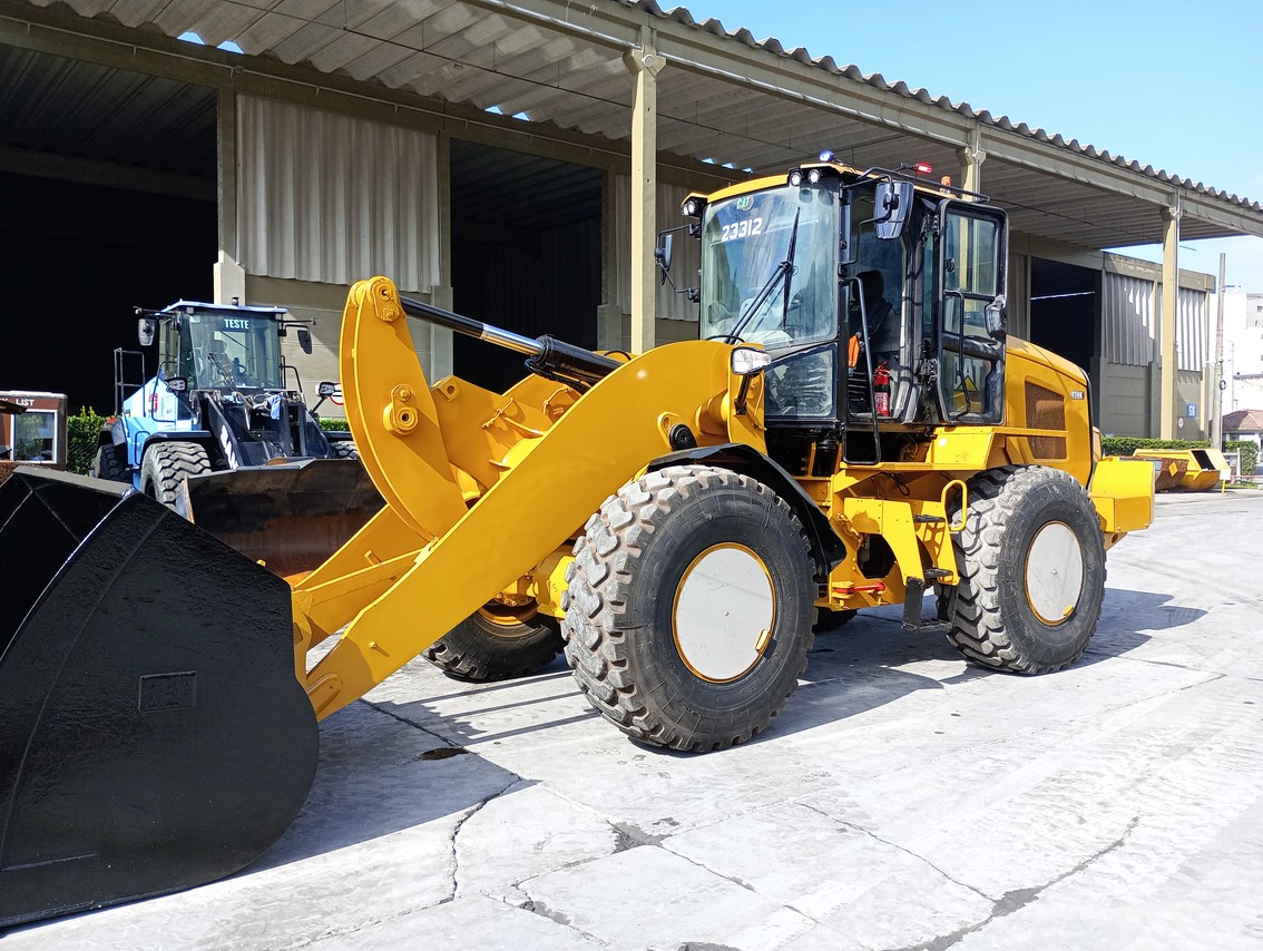 Caterpillar  938 - 23/23 4