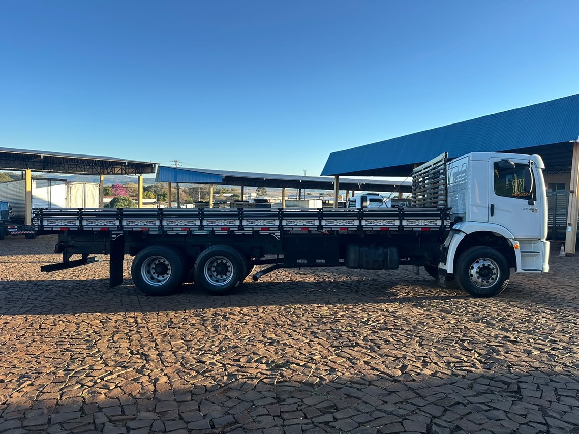 Volkswagen 24-250 E Constellation 3-Eixos - 10/10 6